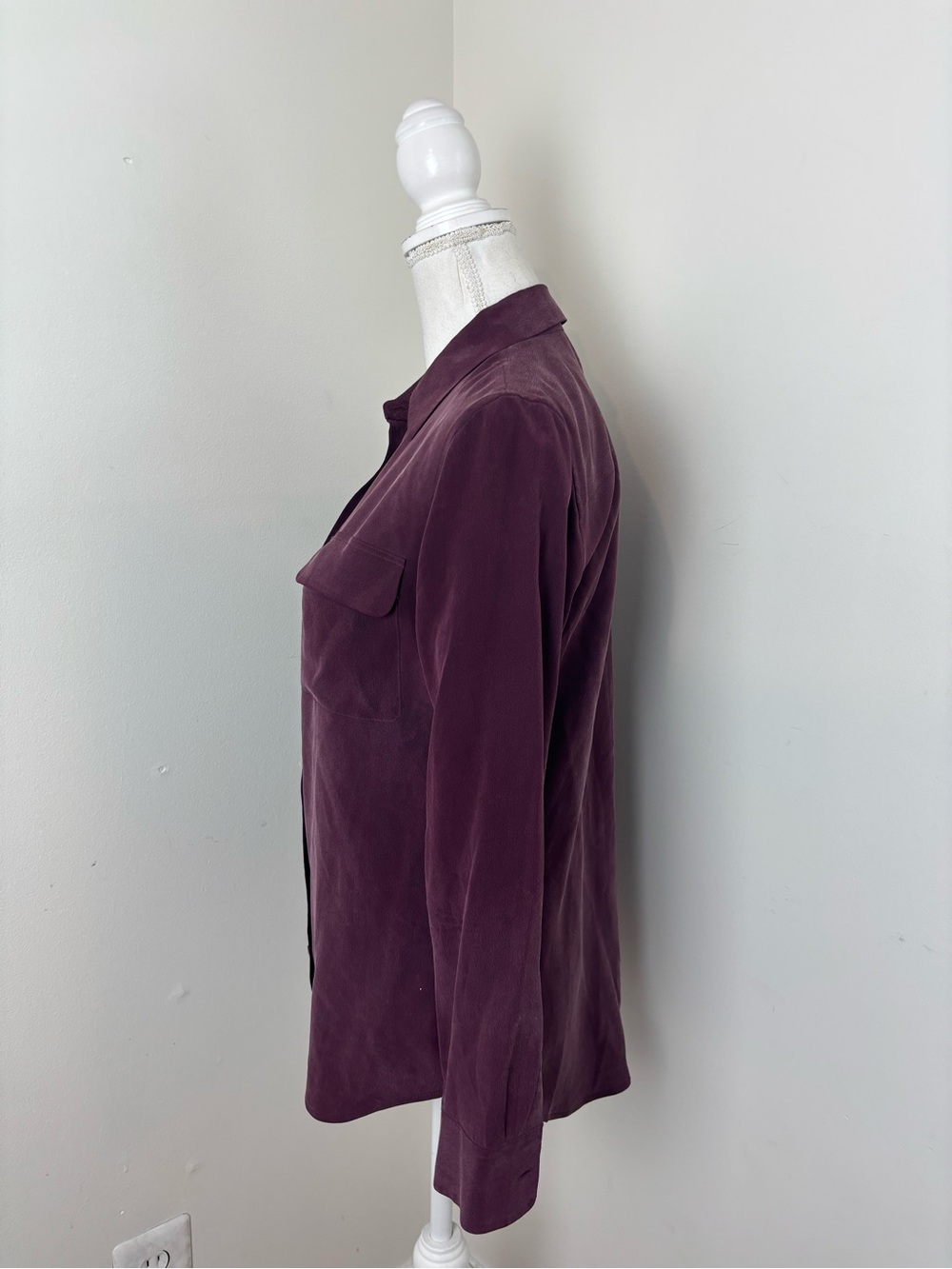 Equipment Slim Signature Silk Blouse In Plum Size XS - Picture 6 of 9